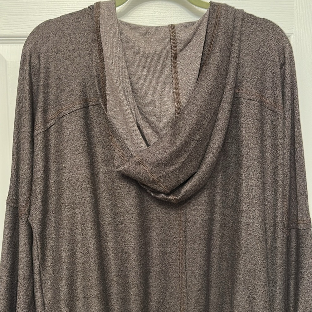 BD Collection pullover. Medium - Picture 7 of 7
